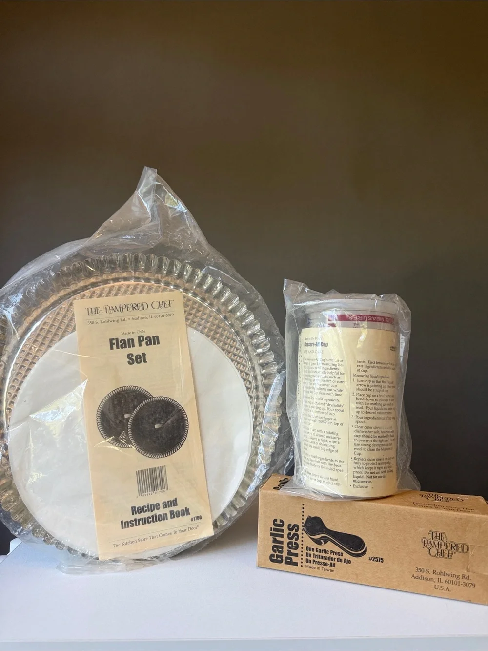 Pampered Chef bundle NIB Flan Pan Set + Garlic Press + Measure All Cup
